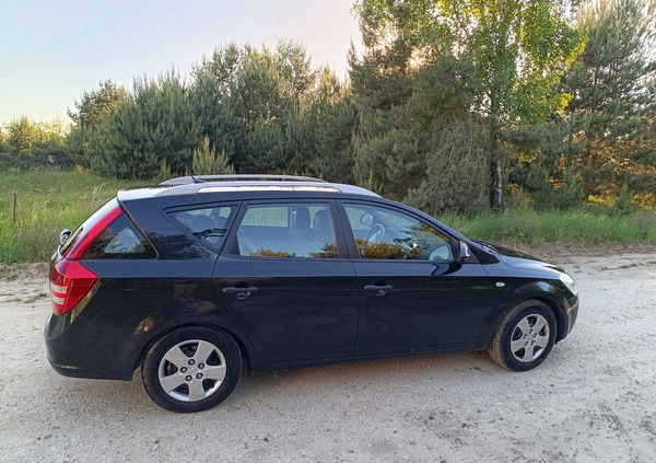 Kia Ceed cena 15200 przebieg: 240000, rok produkcji 2009 z Świdwin małe 56